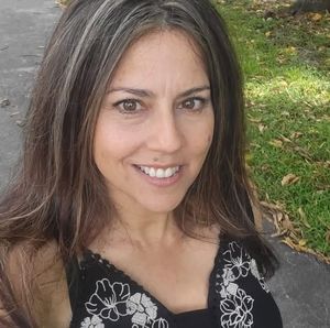 Meet your Posher, Dania
